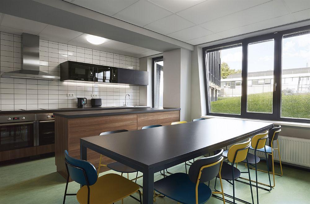 The Social Hub 3*